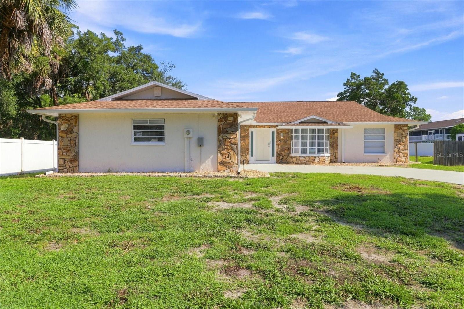11291 W Coral Ct, Crystal River, FL 34429 photo
