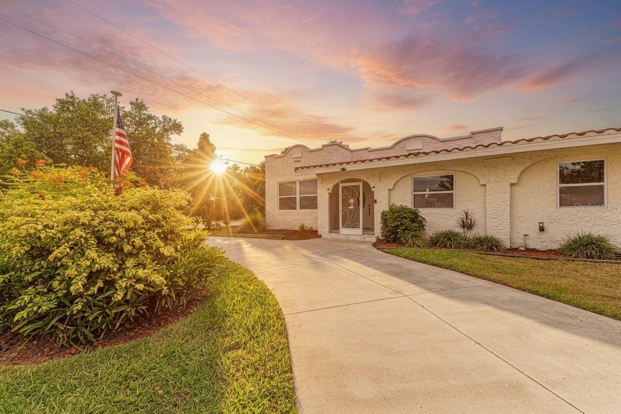 1712 4 St, Palmetto, FL 34221
