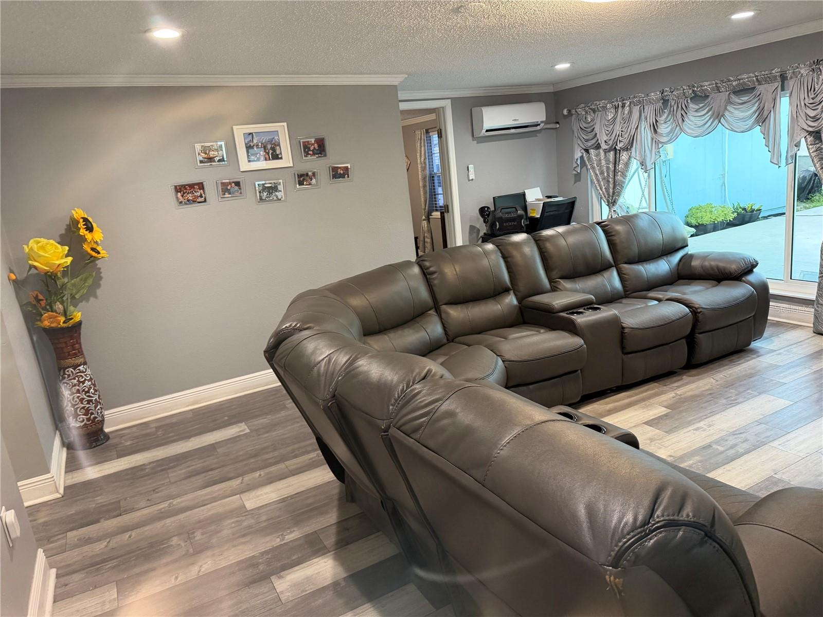 4519 Eden Rock Rd, Tampa, FL 33634 photo
