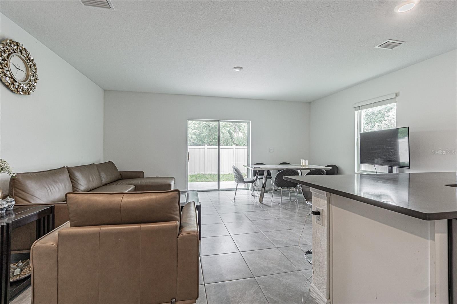 6358 Sophie Oaks Ct, Tampa, FL 33610 photo