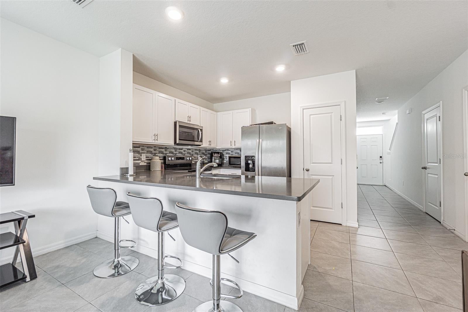 6358 Sophie Oaks Ct, Tampa, FL 33610 photo