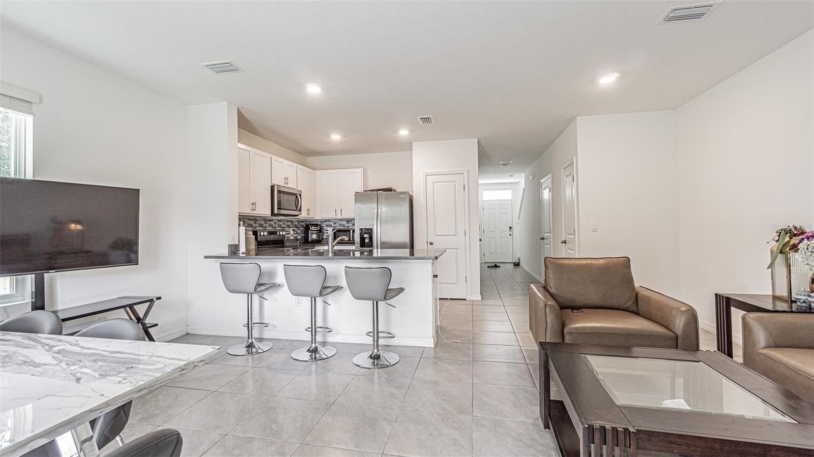 6358 Sophie Oaks Ct, Tampa, FL 33610 photo
