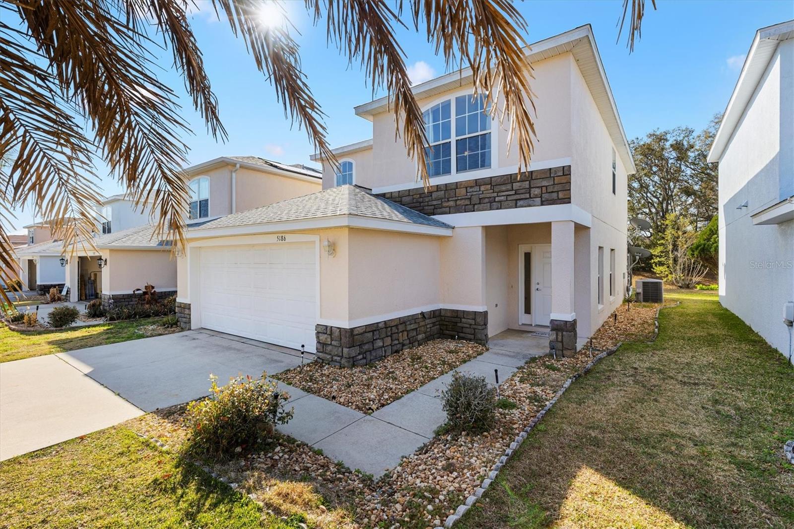 5186 122 Blvd, Oxford, FL 34484