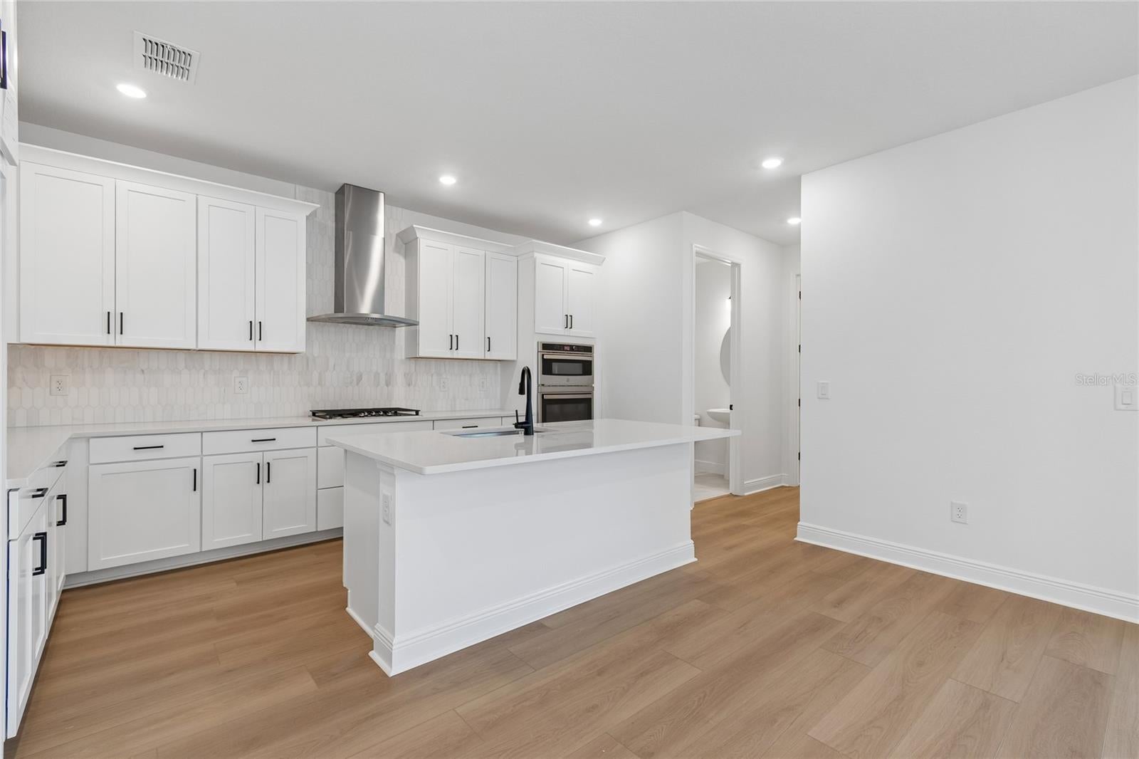 8103 Seaflower Pkwy, Bradenton, FL 34210 photo