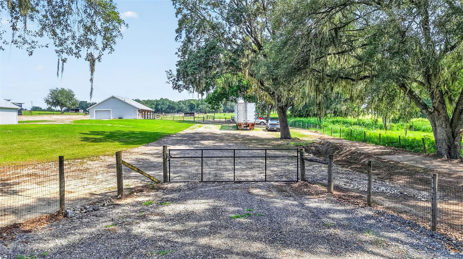 14125 SE 175 St, Weirsdale, FL 32195 photo