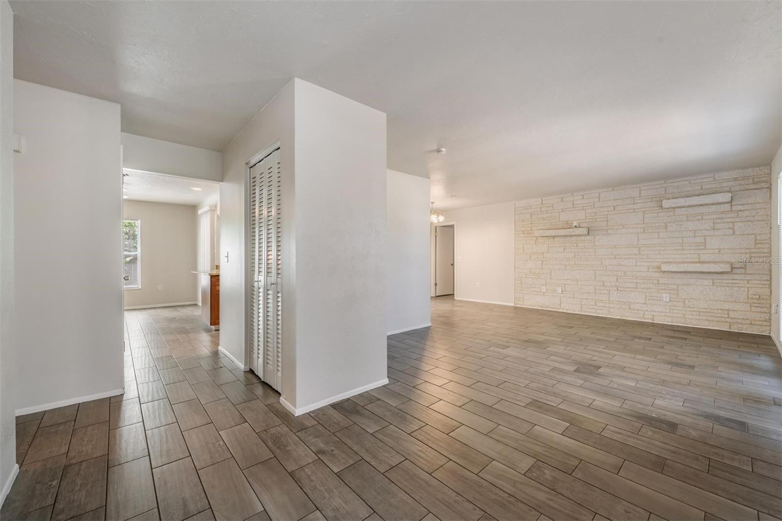 1124 Danny Dr, Sarasota, FL 34243 photo