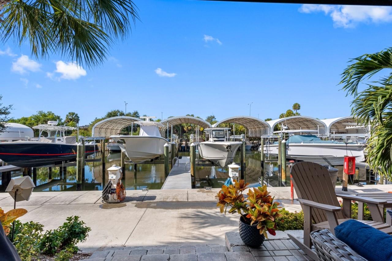 6057 Moorings Dr, Saint Petersburg, FL 33712 photo