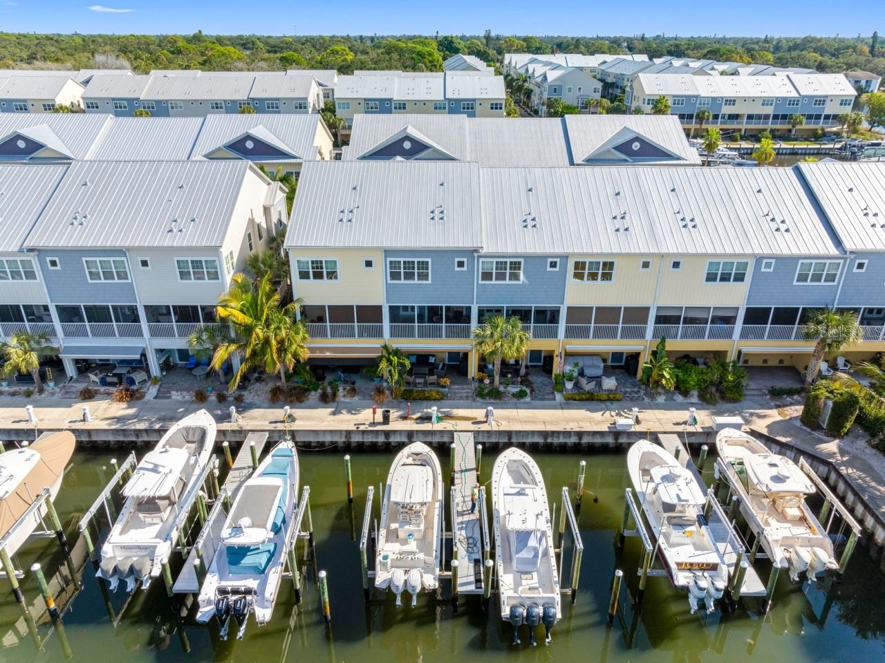 6057 Moorings Dr, Saint Petersburg, FL 33712 photo