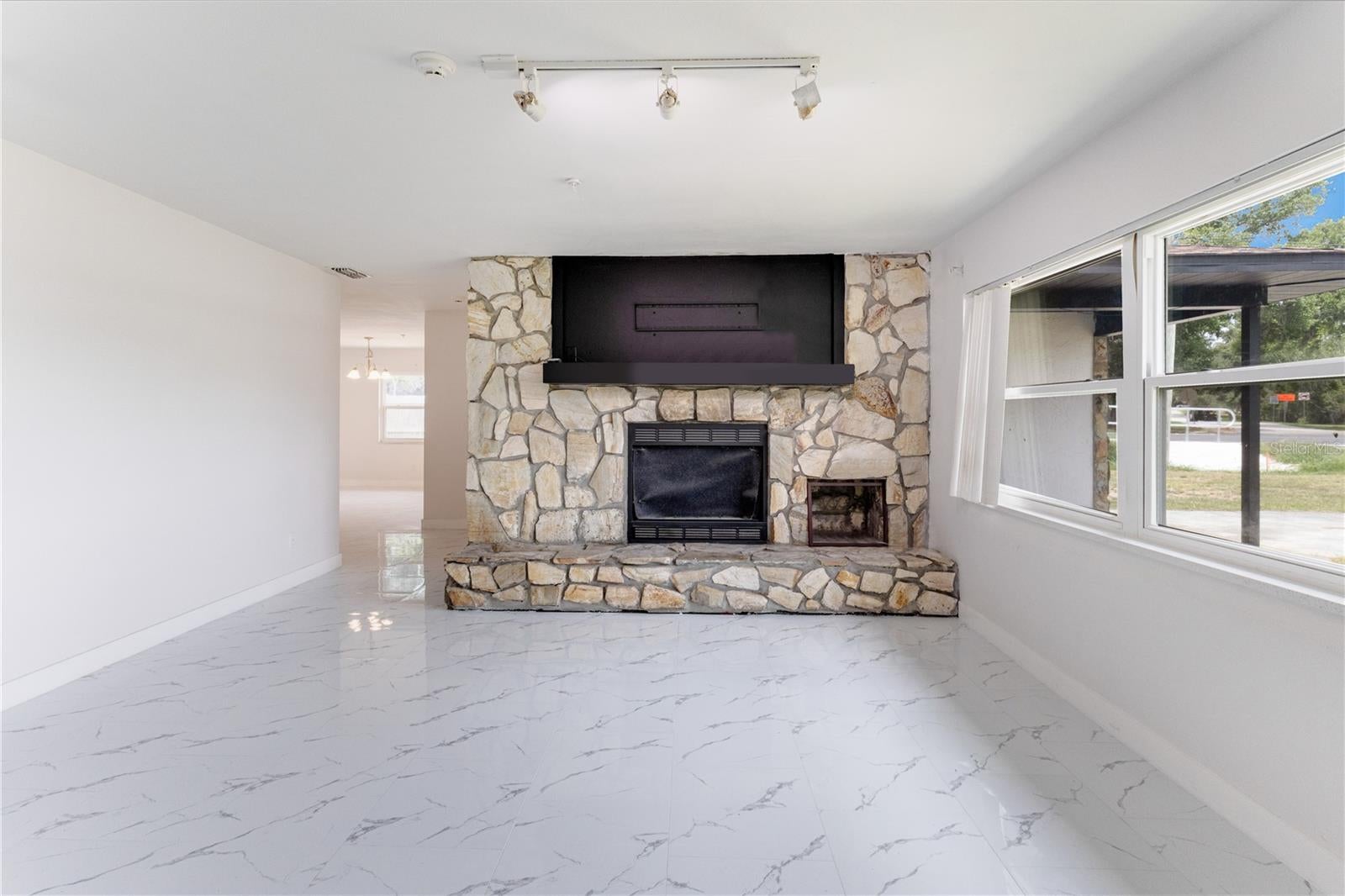 712 Oak Ln, Groveland, FL 34736 photo
