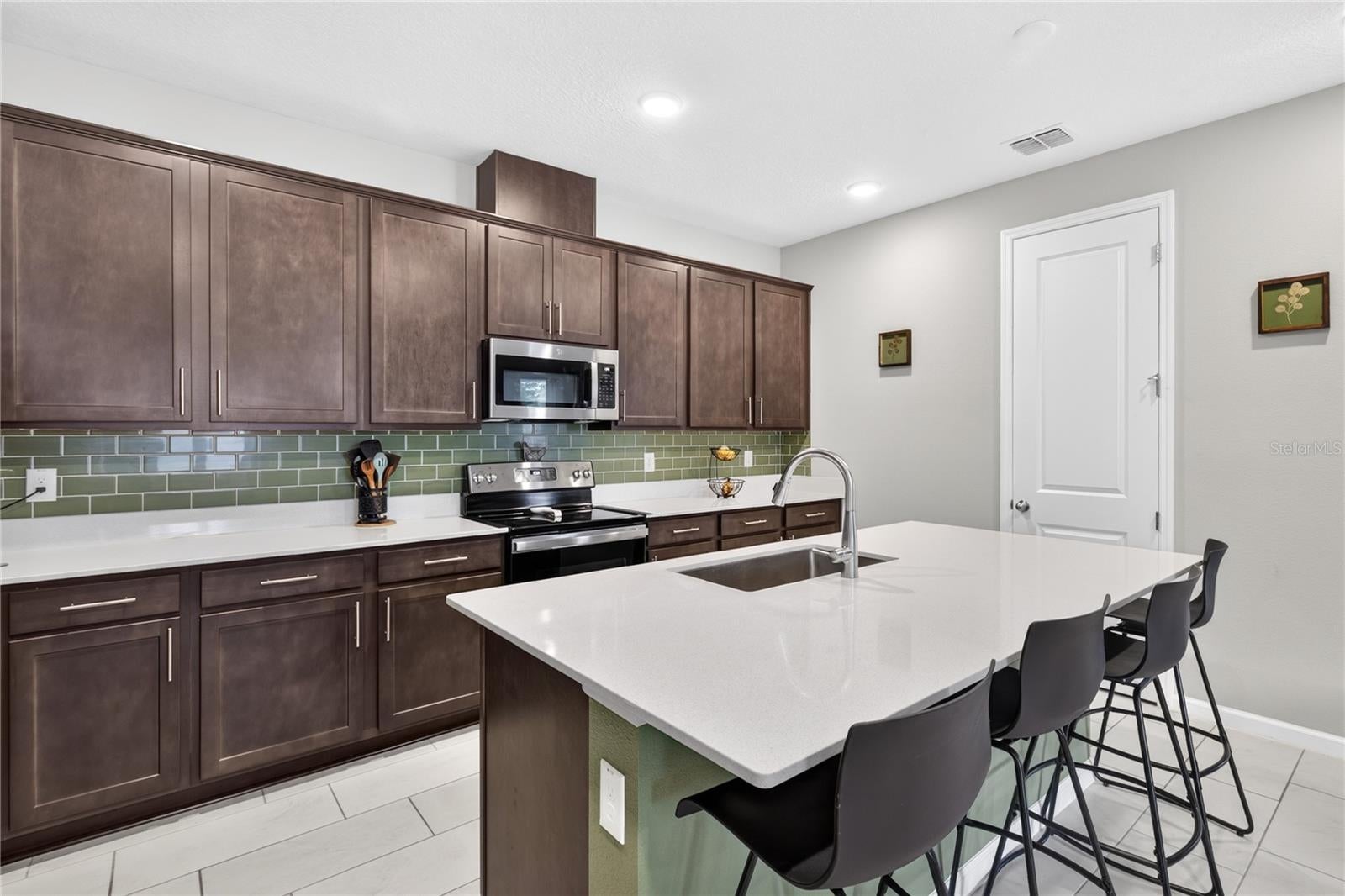 3625 Sublett Loop, Tavares, FL 32778 photo