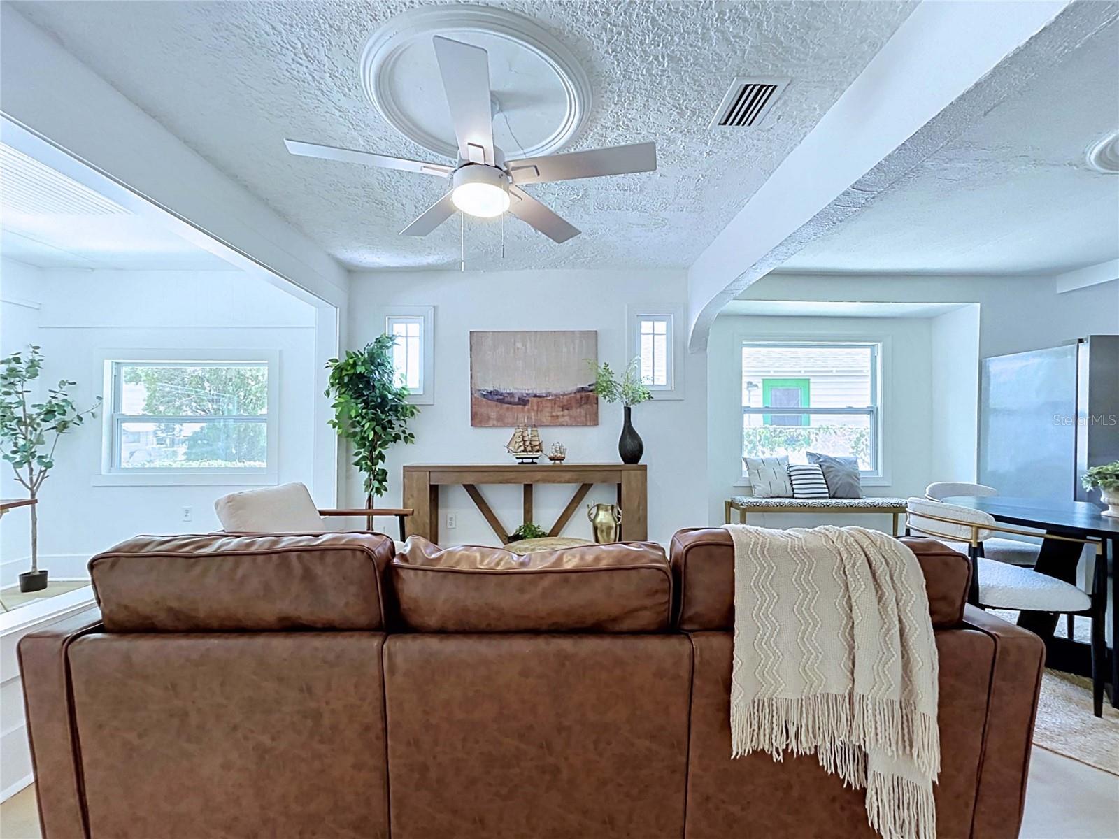 1835 24 St, Saint Petersburg, FL 33712 photo