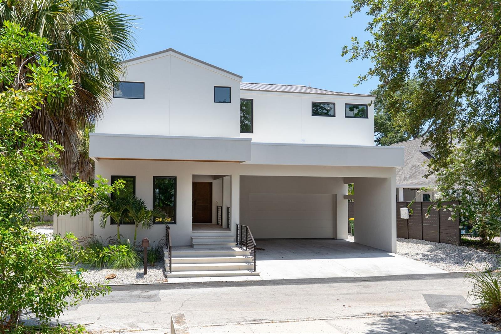 1680 Cherry Ln, Sarasota, FL 34236 photo