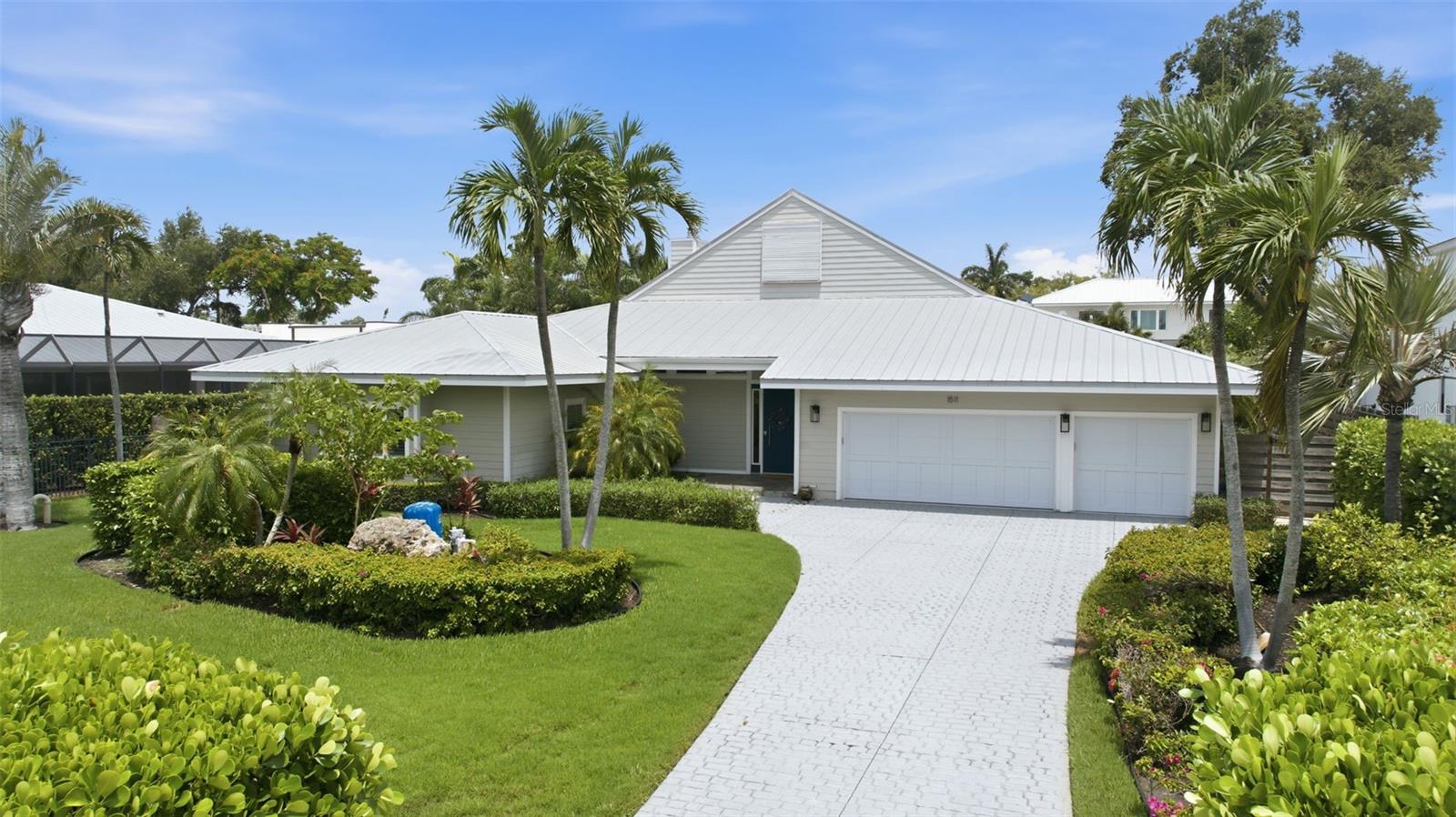 1511 Lake Shore Dr, Sarasota, FL 34231
