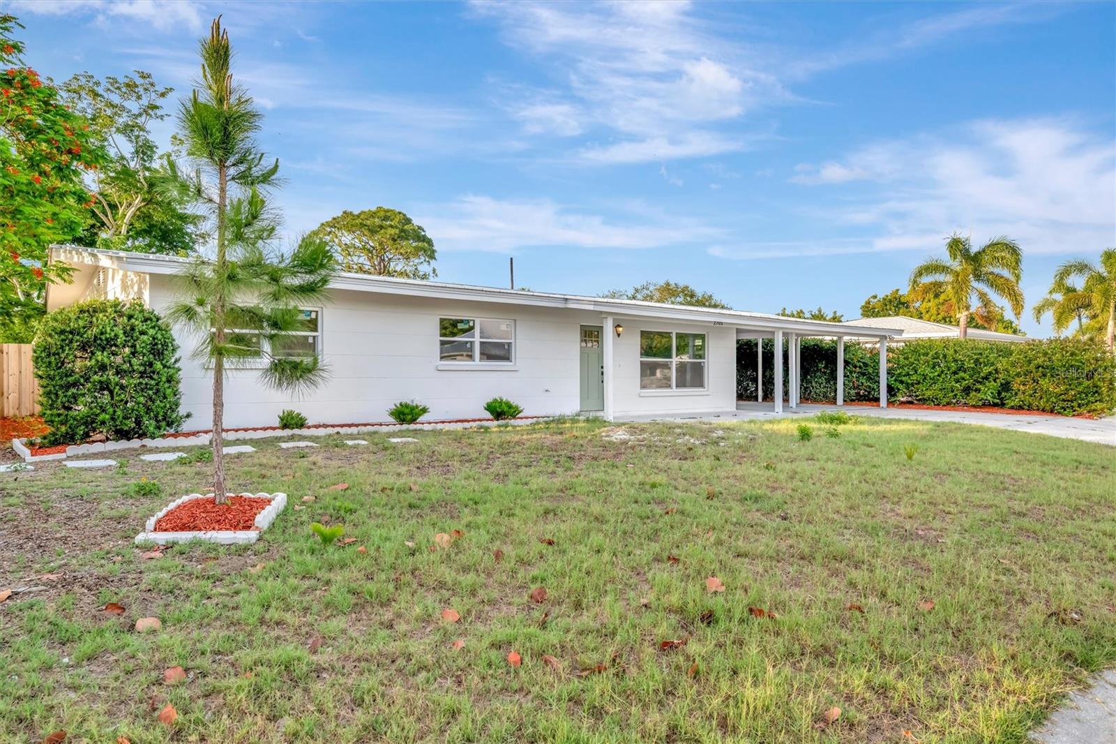 2705 Sunnyside St, Sarasota, FL 34239 photo
