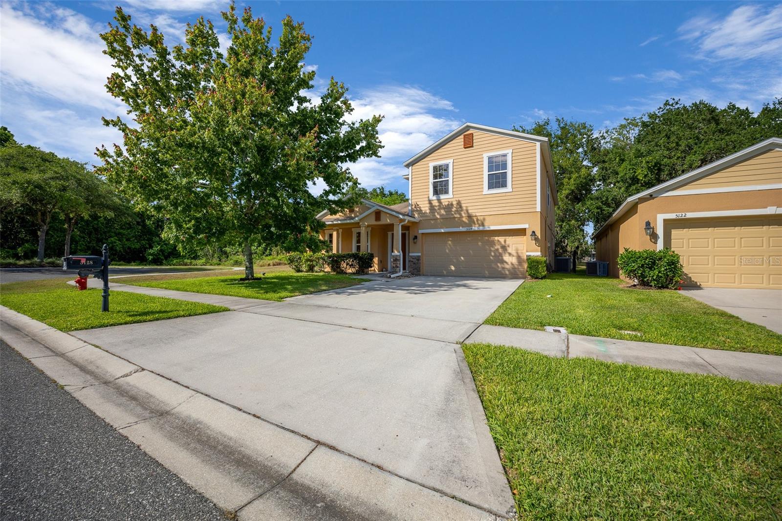 5128 Grassy Knoll Dr, Tavares, FL 32778 photo