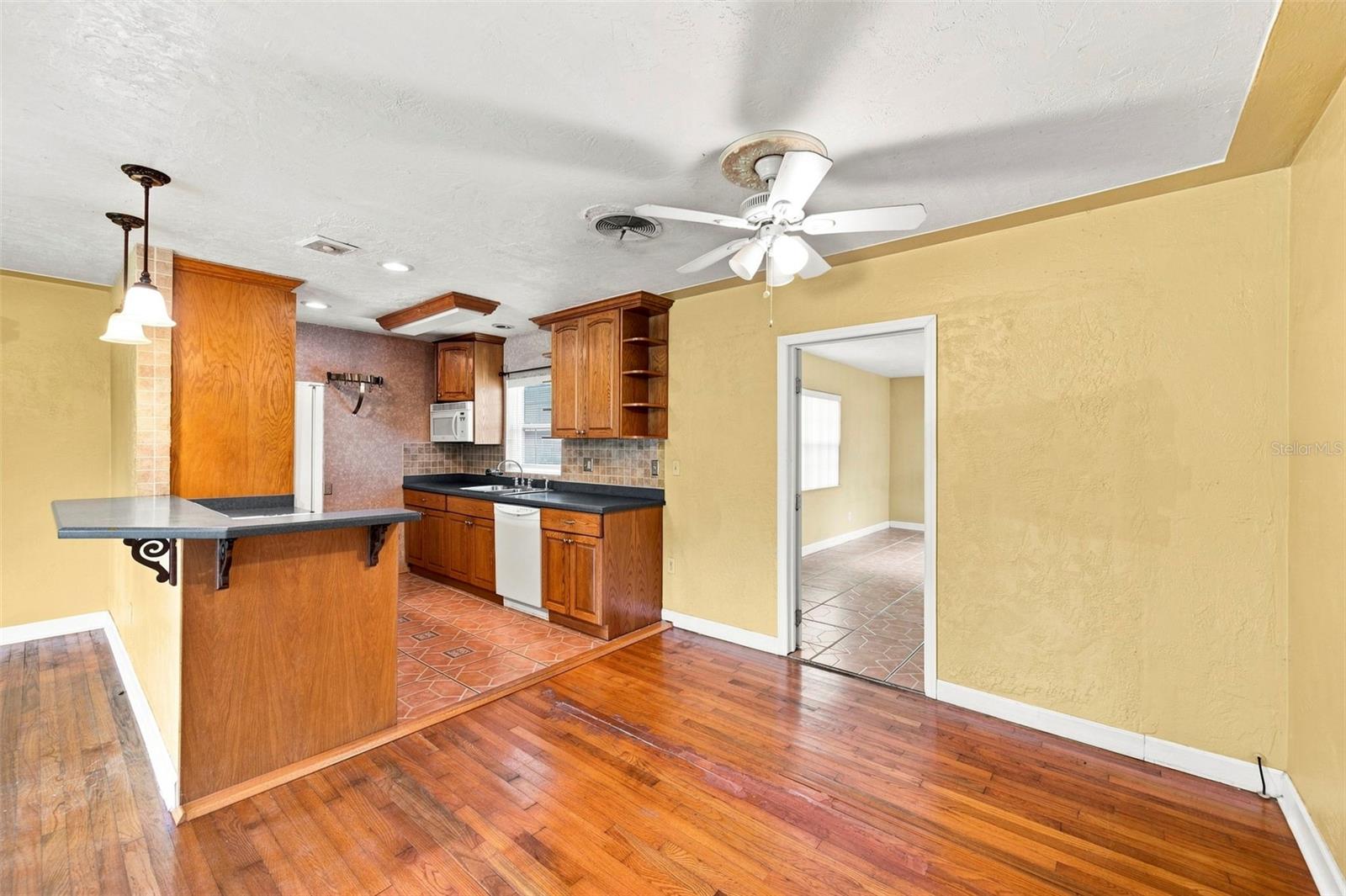 4310 Doctor Martin Luther King St, Saint Petersburg, FL 33705 photo