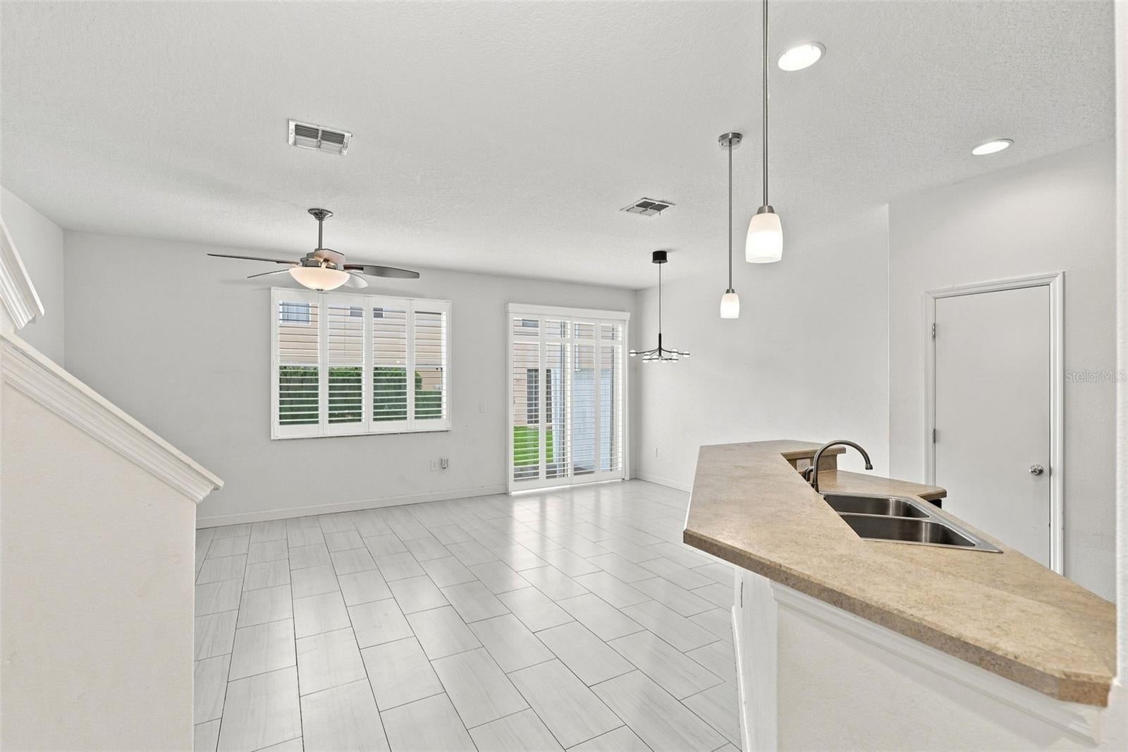 340 Golden Dewdrop Way, Oviedo, FL 32765 photo