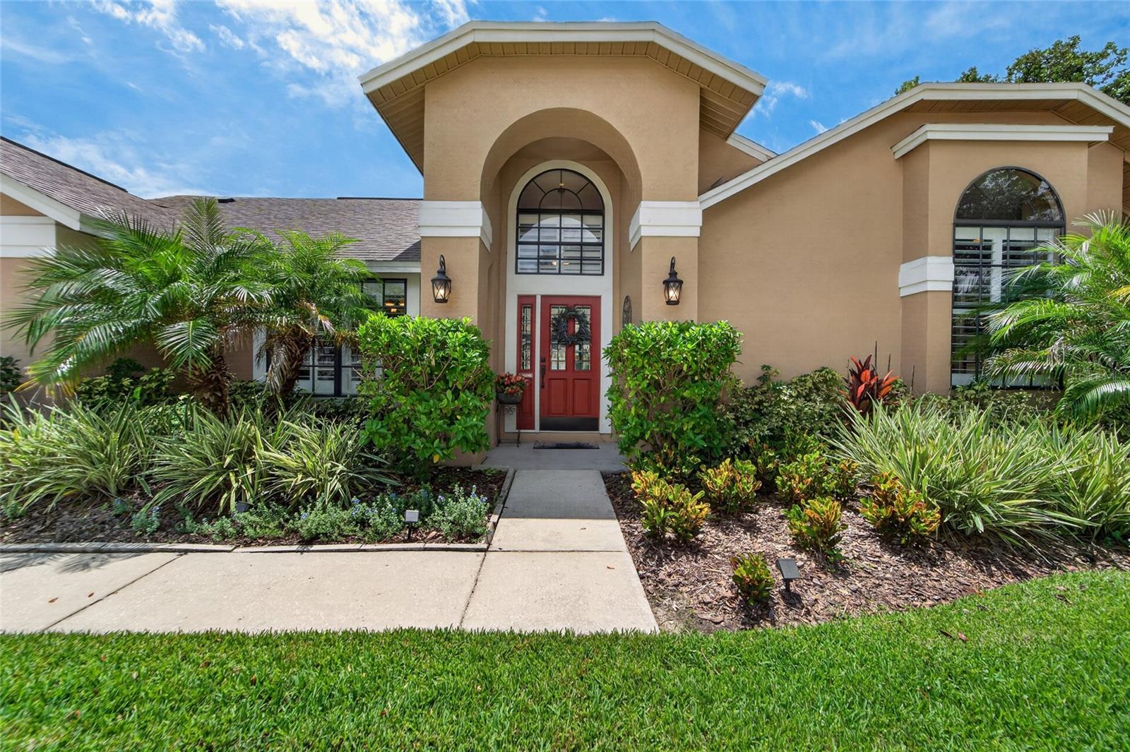 2317 Eagle Bluff Dr, Valrico, FL 33596 photo