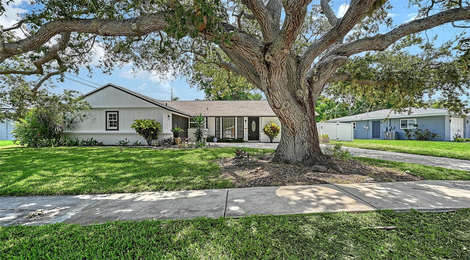 6711 Lockwood Ridge Rd, Sarasota, FL 34231