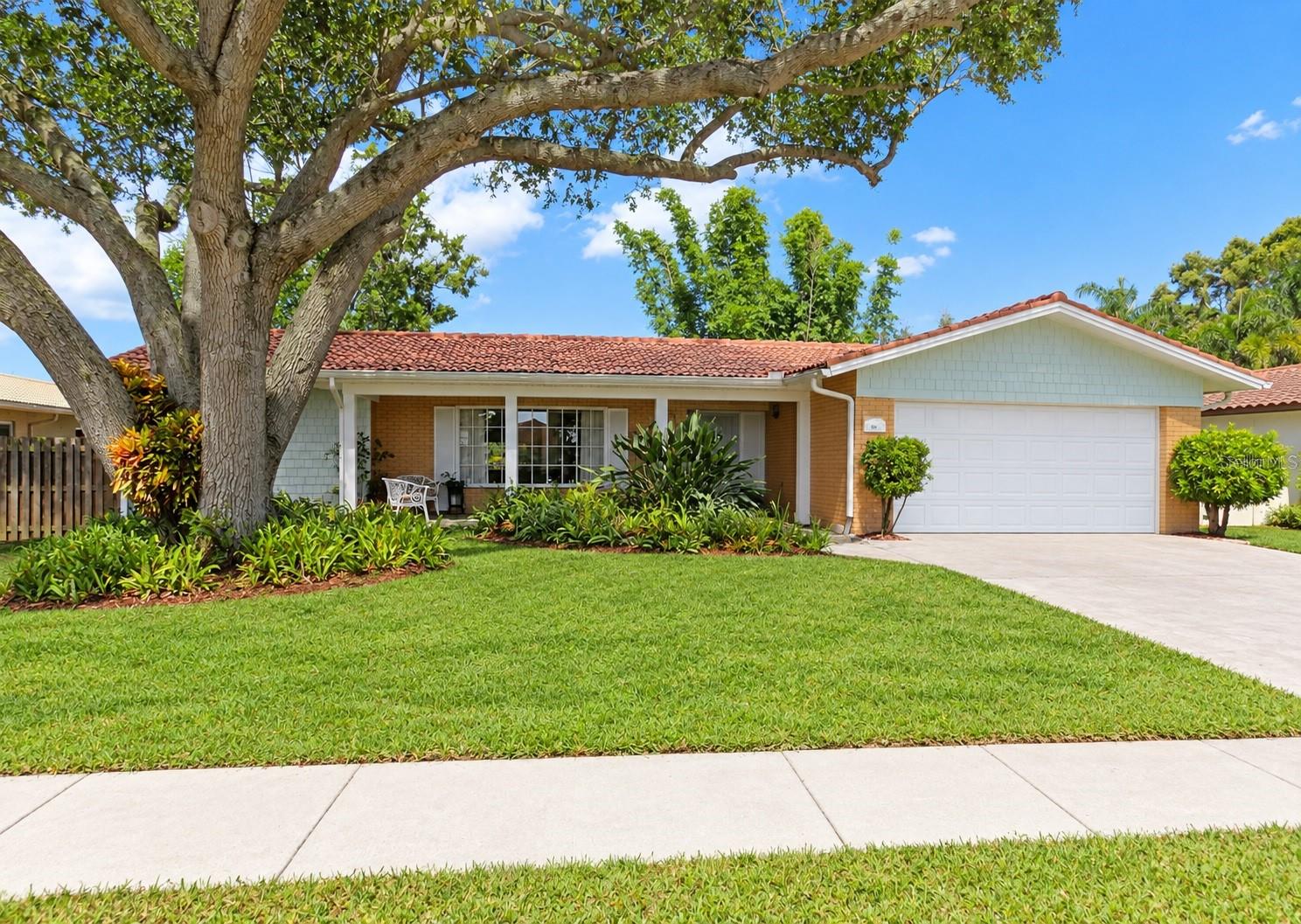 1874 Wateroak Dr, Clearwater, FL 33764