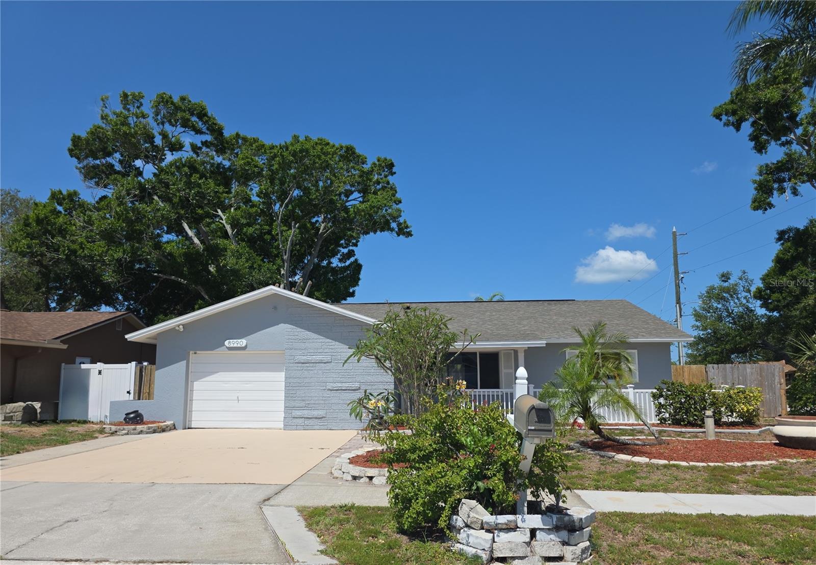 8990 123 Way, Seminole, FL 33772