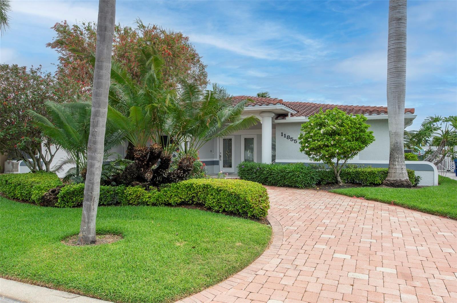 11855 4 St, Treasure Island, FL 33706 photo