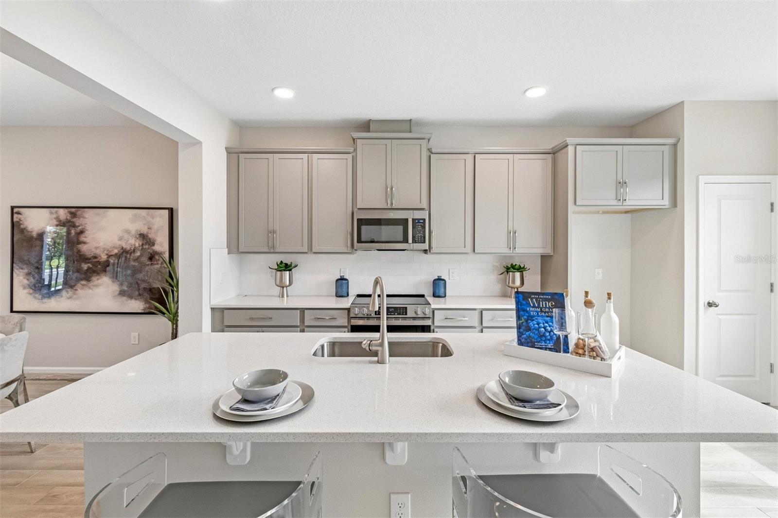 1402 Mount Royal Dr, Saint Cloud, FL 34771 photo