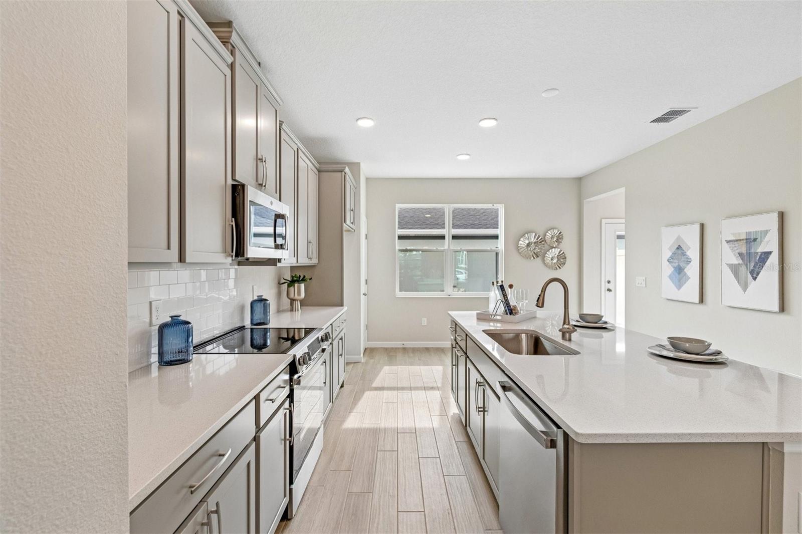 1402 Mount Royal Dr, Saint Cloud, FL 34771 photo