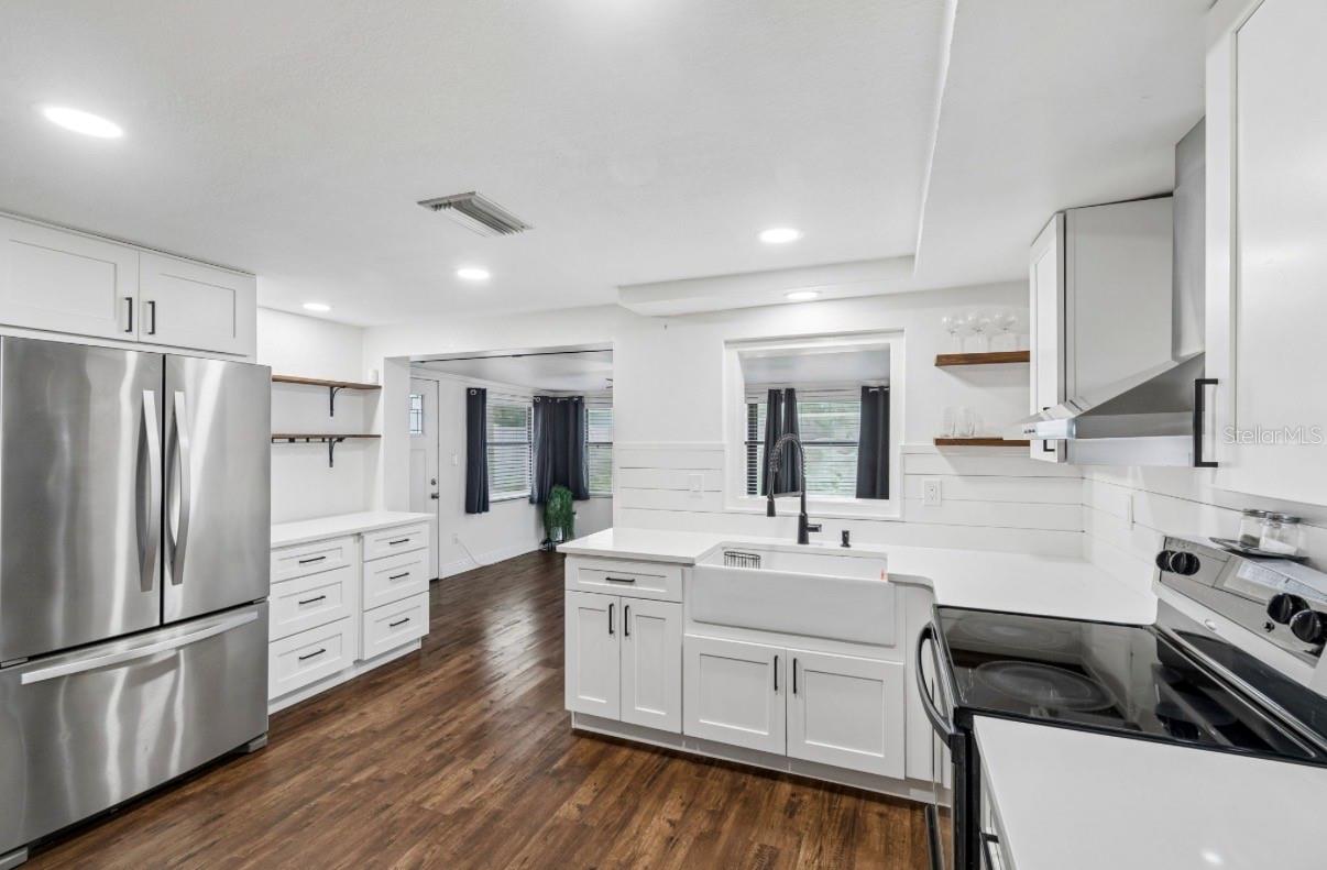 4531 Kennedy Dr, New Port Richey, FL 34652 photo