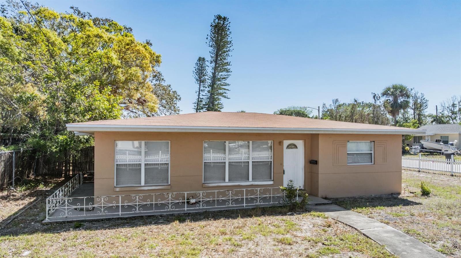 5130 Doctor Martin Luther King St, Saint Petersburg, FL 33705
