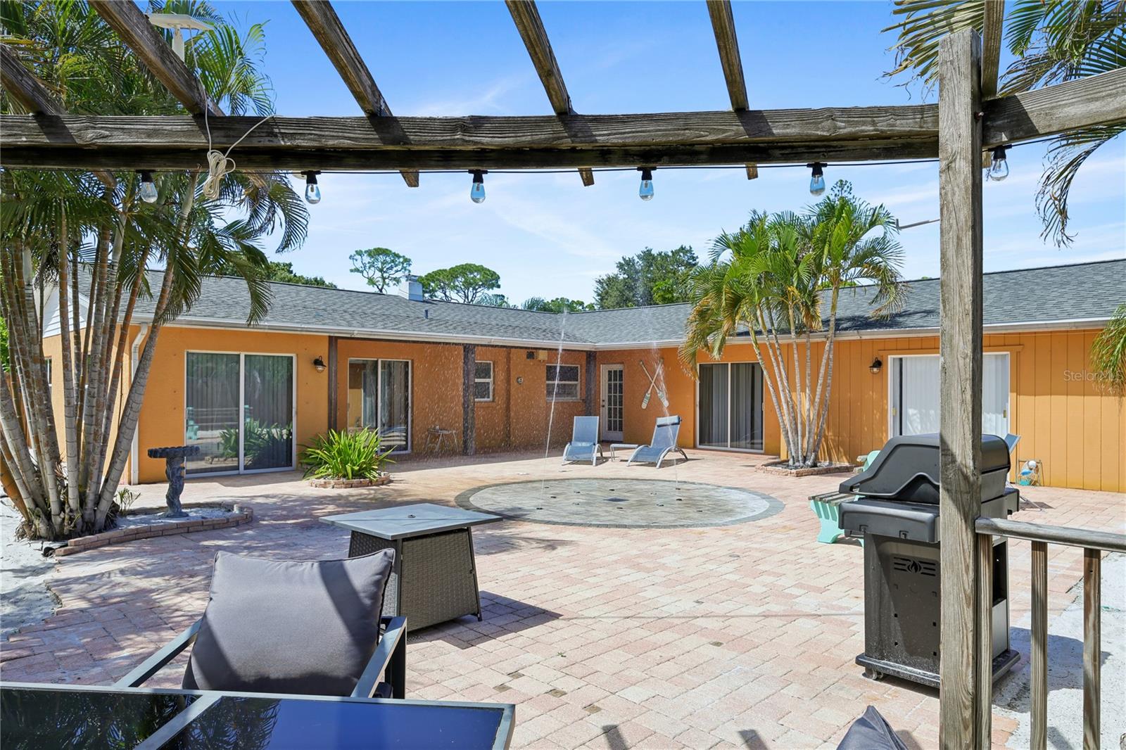 8479 Pinewood Rd, Sarasota, FL 34243 photo