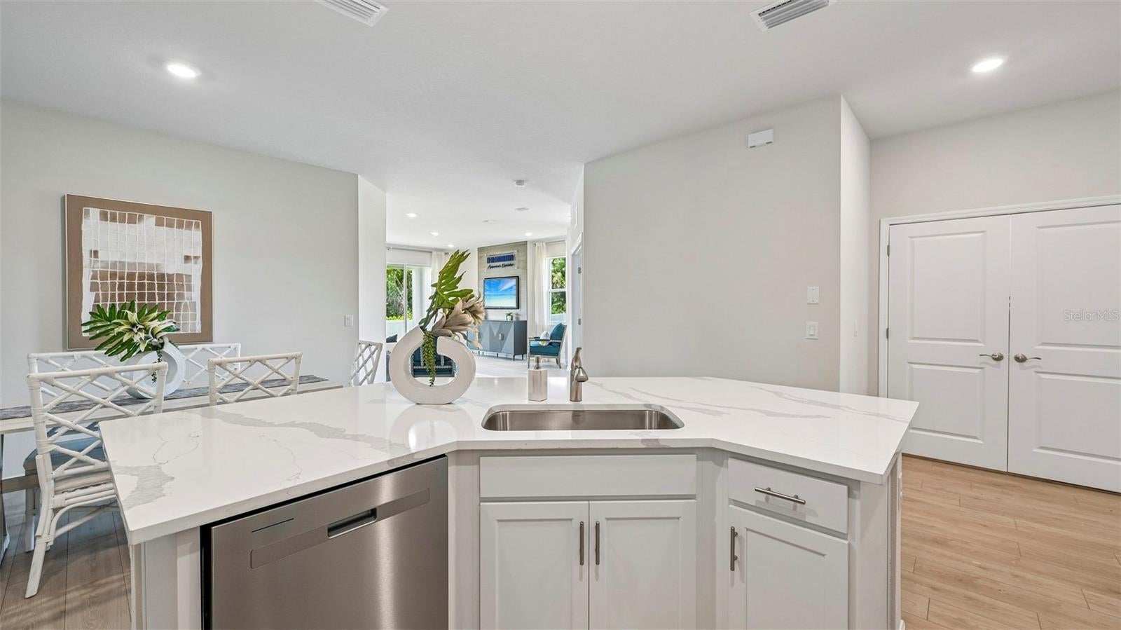 6269 Parmeron Ln, Sarasota, FL 34231 photo