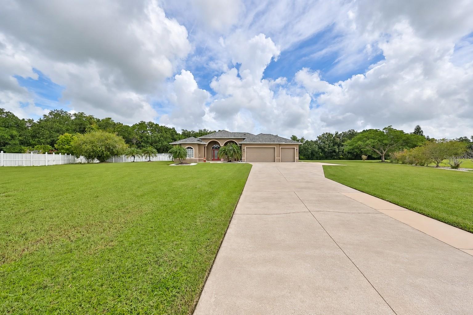 17706 Bridlewood Ct, Parrish, FL 34219