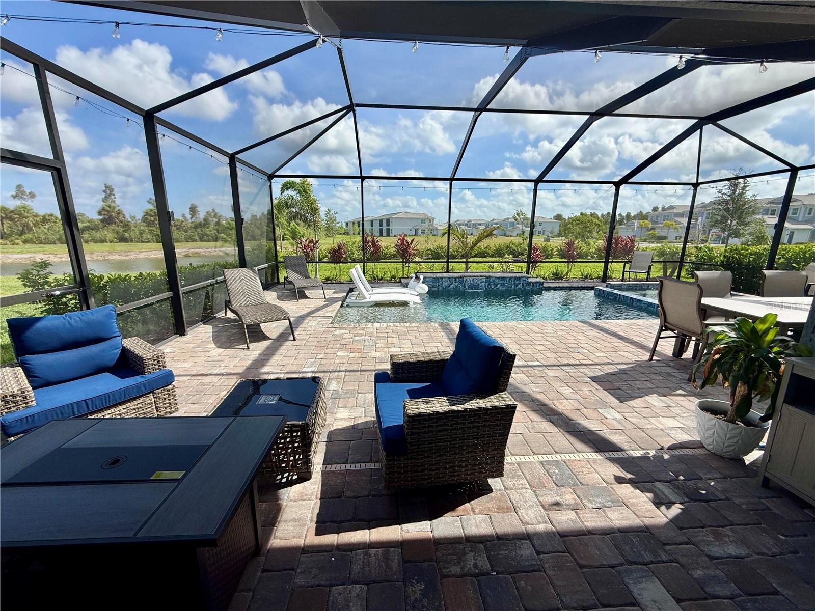 10852 Sun Drop St, Venice, FL 34293 photo