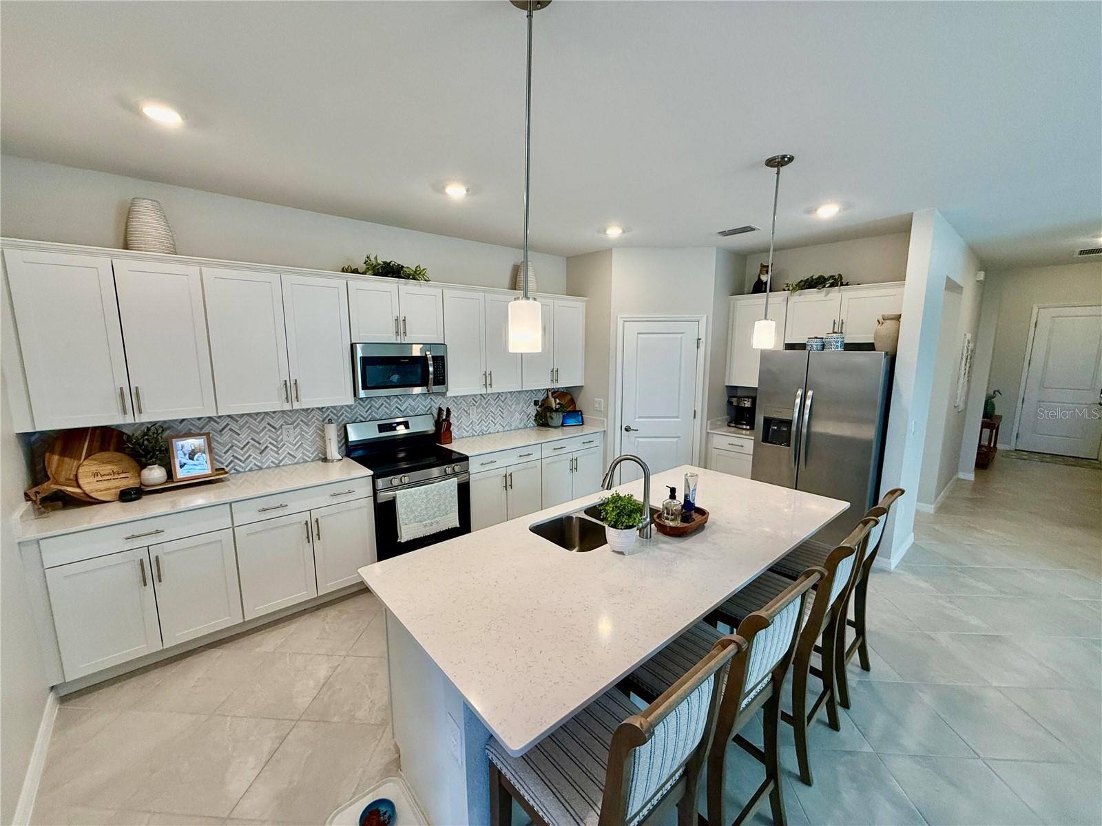 10852 Sun Drop St, Venice, FL 34293 photo