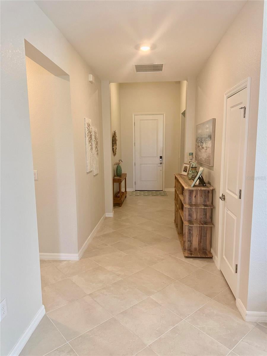 10852 Sun Drop St, Venice, FL 34293 photo