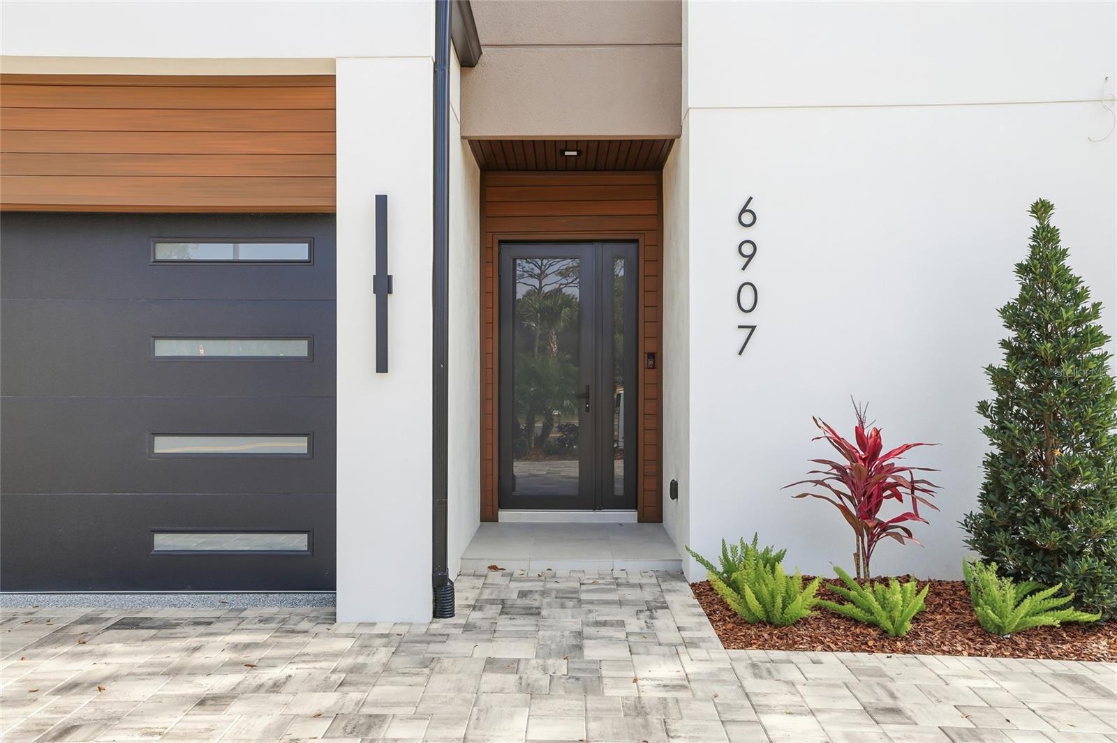 6907 North Blvd, Tampa, FL 33604 photo