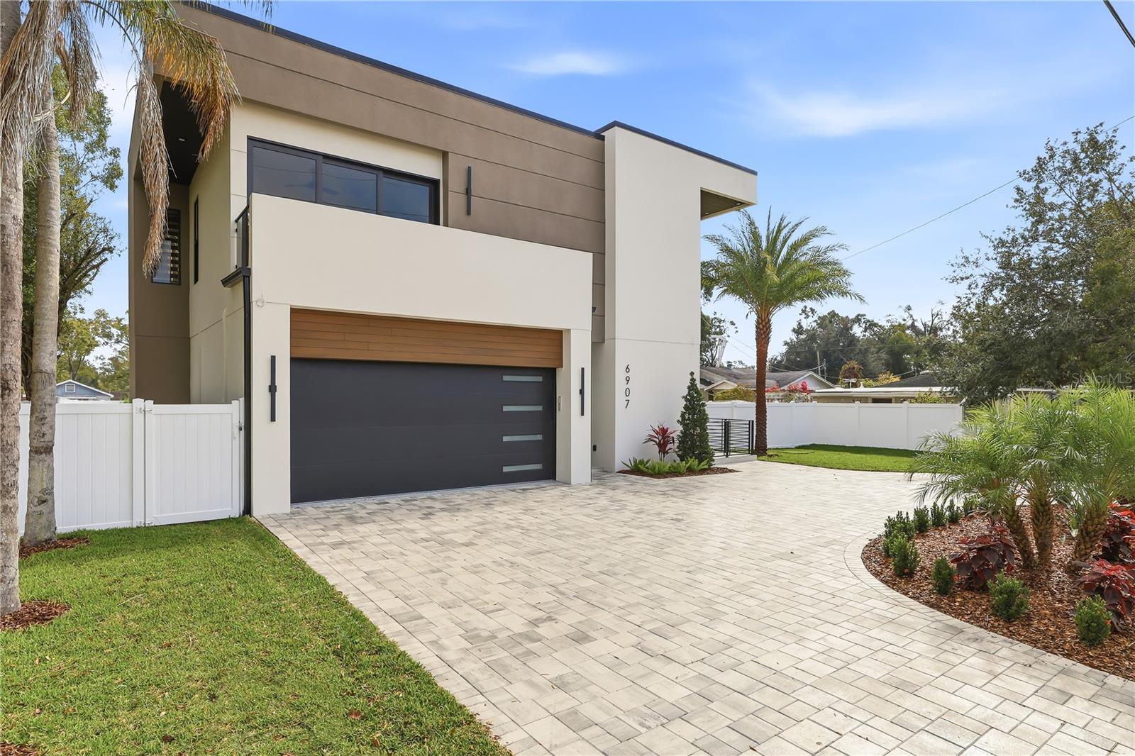 6907 North Blvd, Tampa, FL 33604 photo