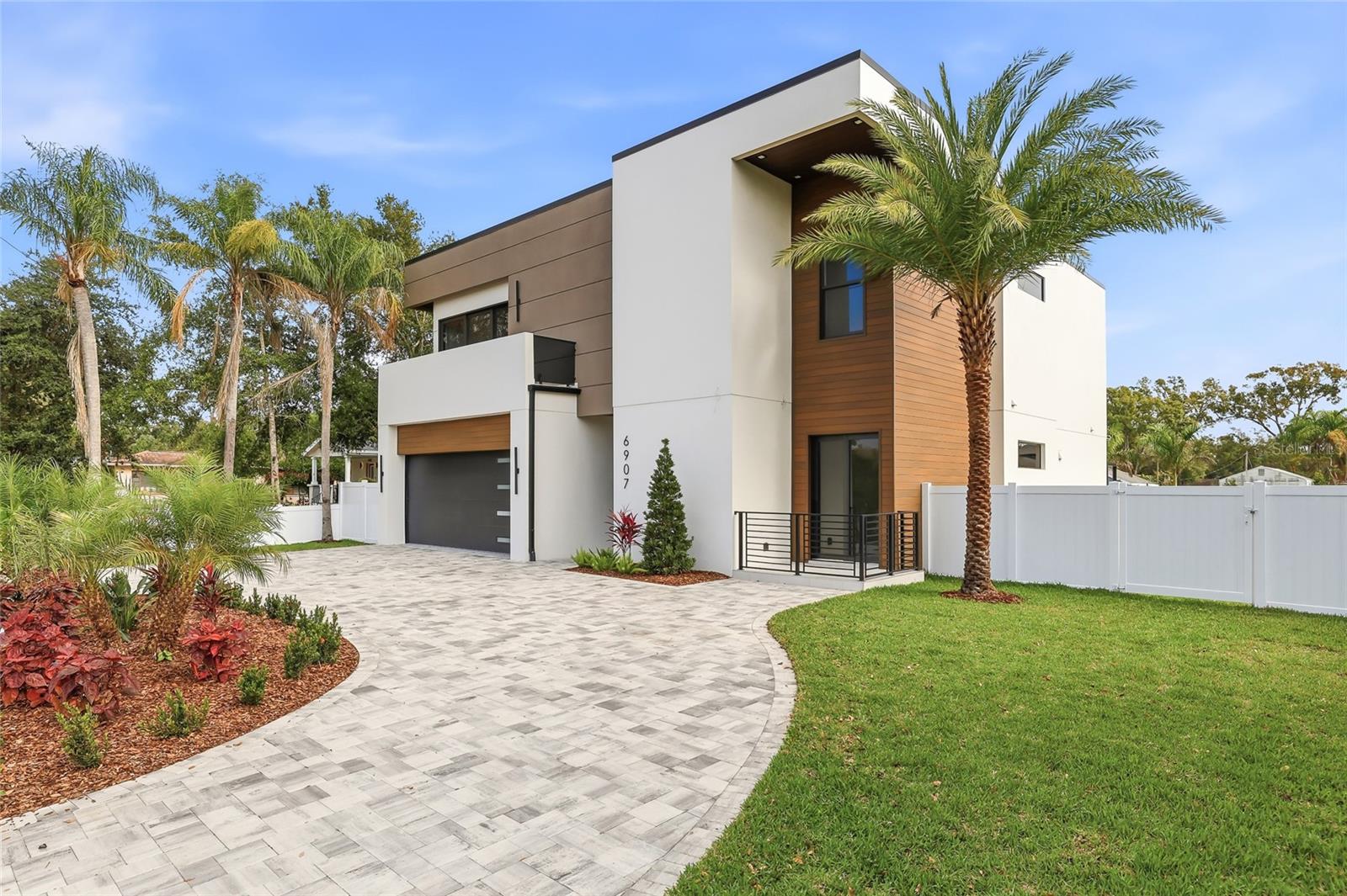 6907 North Blvd, Tampa, FL 33604