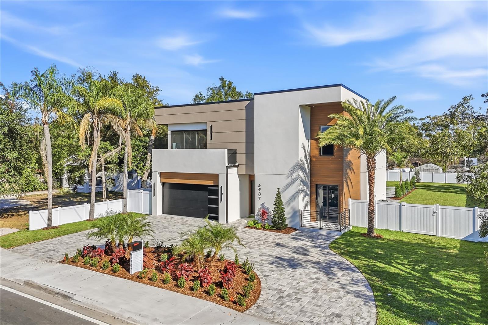 6907 North Blvd, Tampa, FL 33604 photo