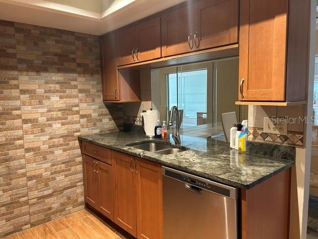 7102 W Country Club Dr, Sarasota, FL 34243 photo