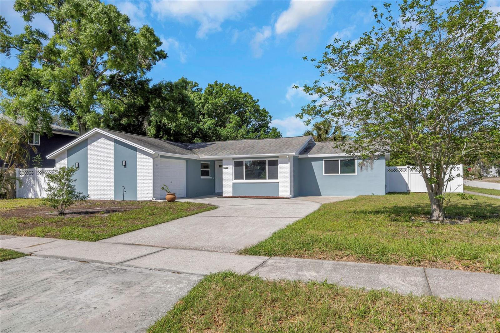 1004 Greenleaf Way, Tarpon Springs, FL 34689 photo