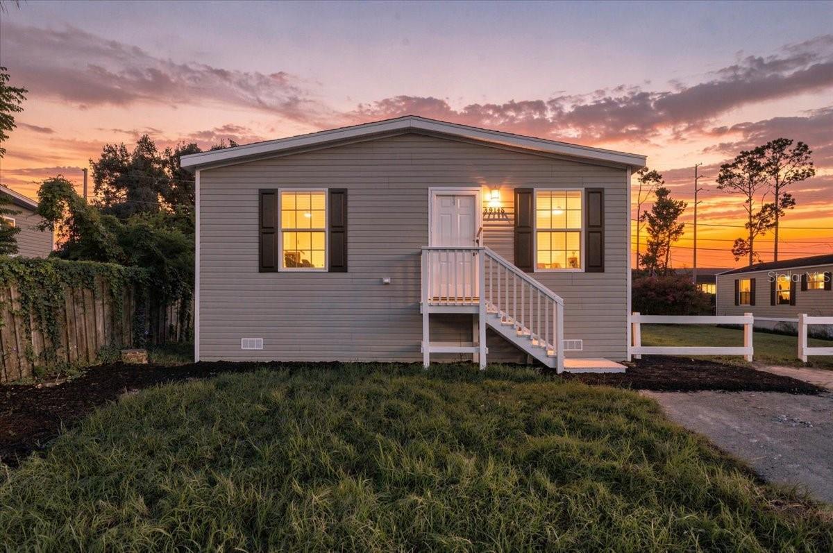 39148 Orient Ave, Zephyrhills, FL 33542 photo