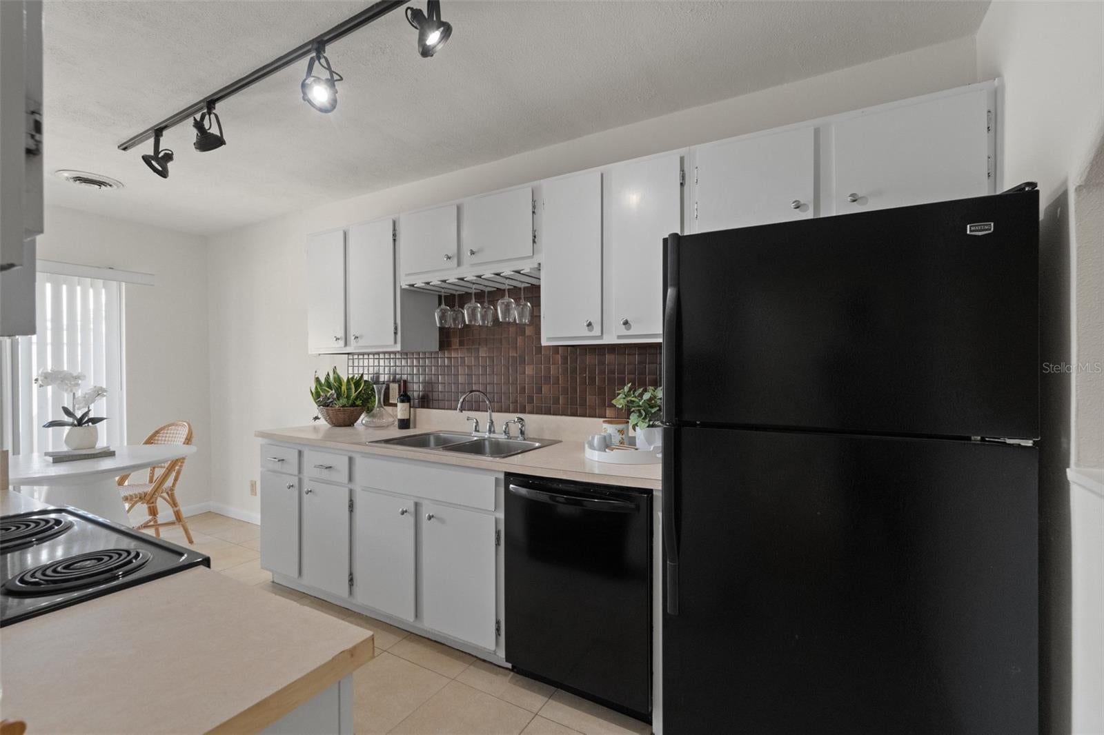 2076 Sunset Point Rd #142, Clearwater, FL 33765 photo