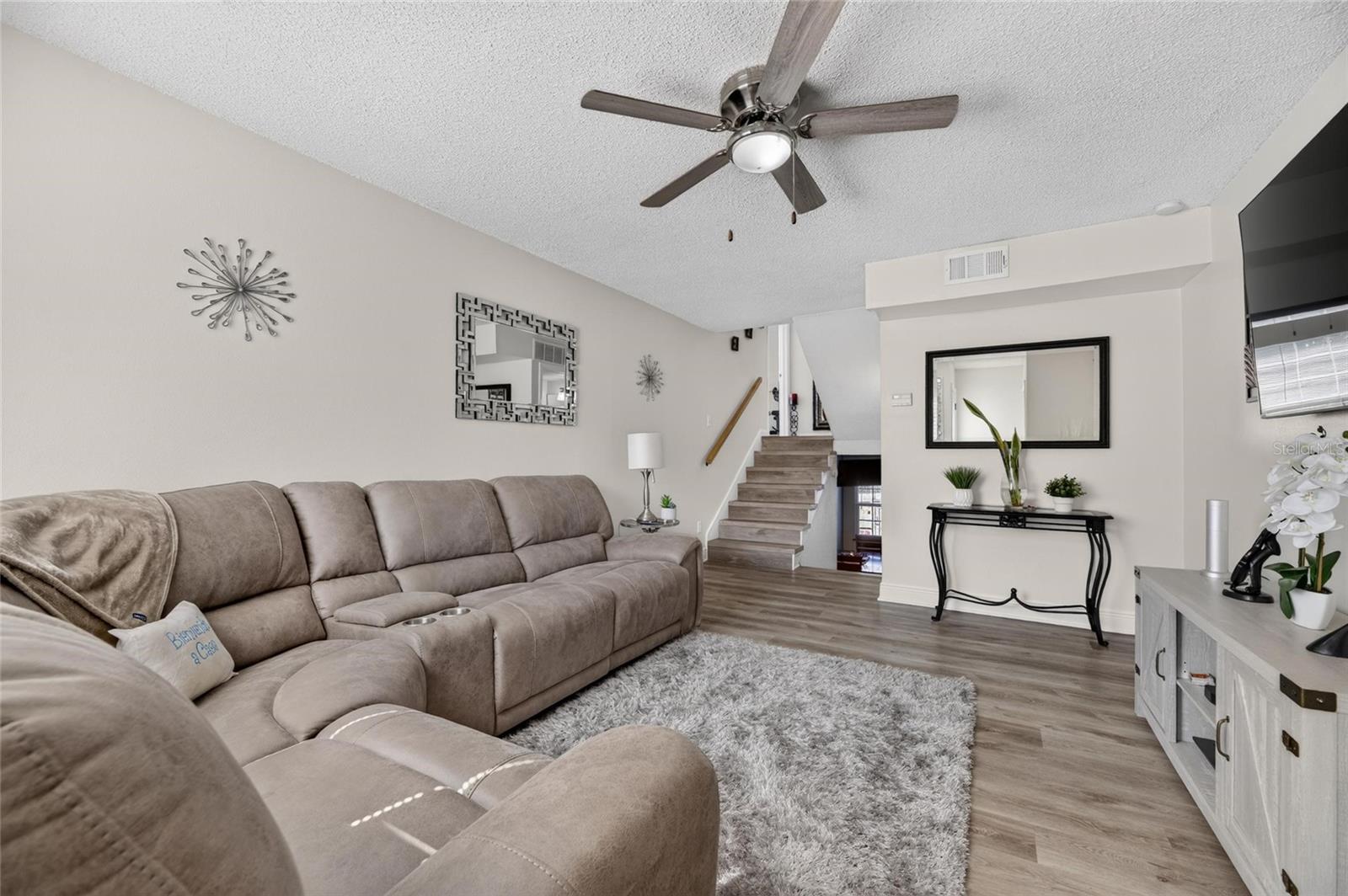 7321 Jackson Spring Rd, Tampa, FL 33634 photo