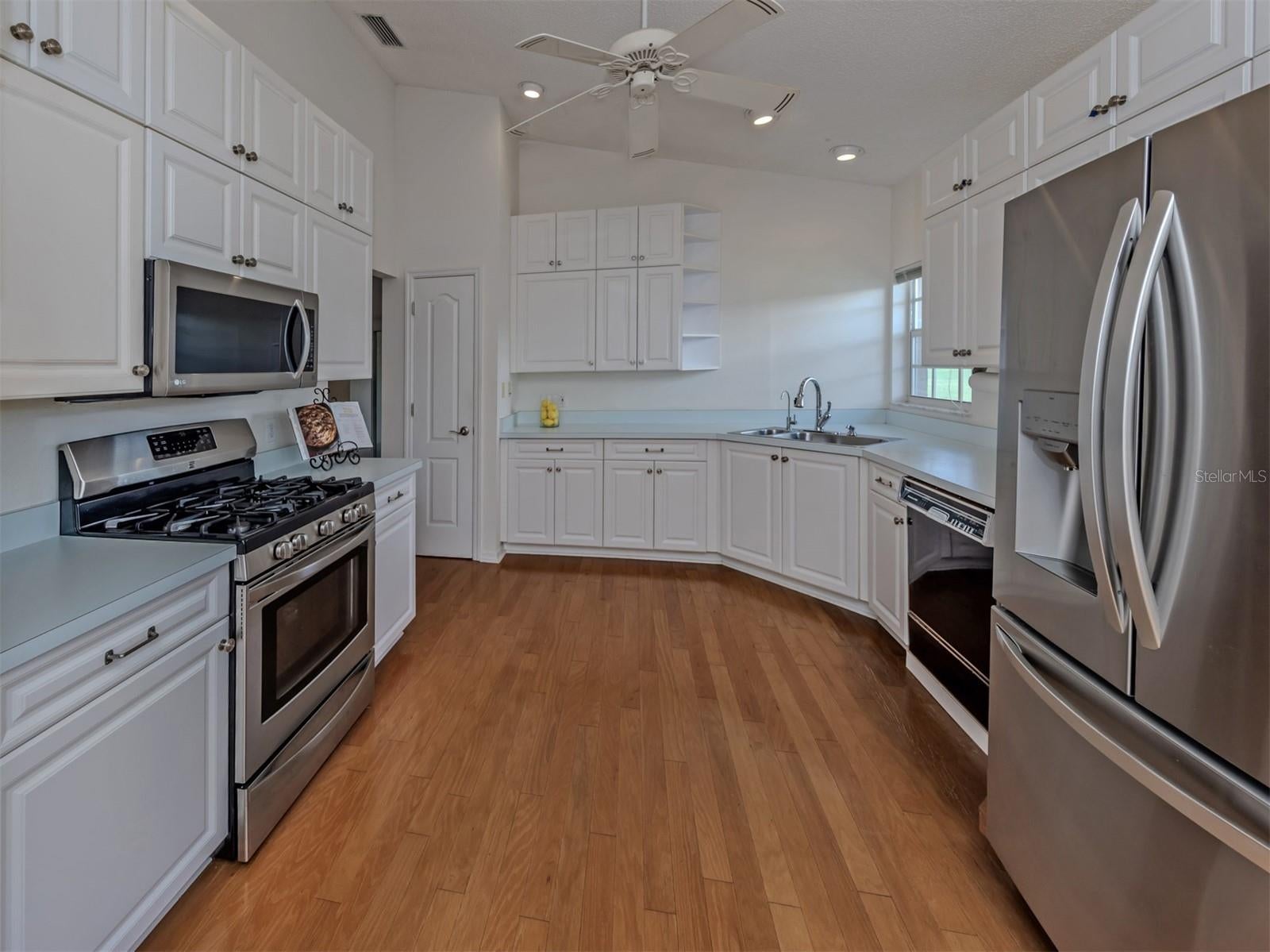 1520 Jasper Ct, Venice, FL 34292 photo