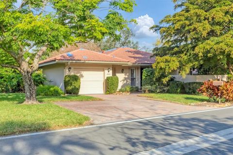 Single Family Residence in SARASOTA FL 4920 KESTRAL PARK CIRCLE #11.jpg