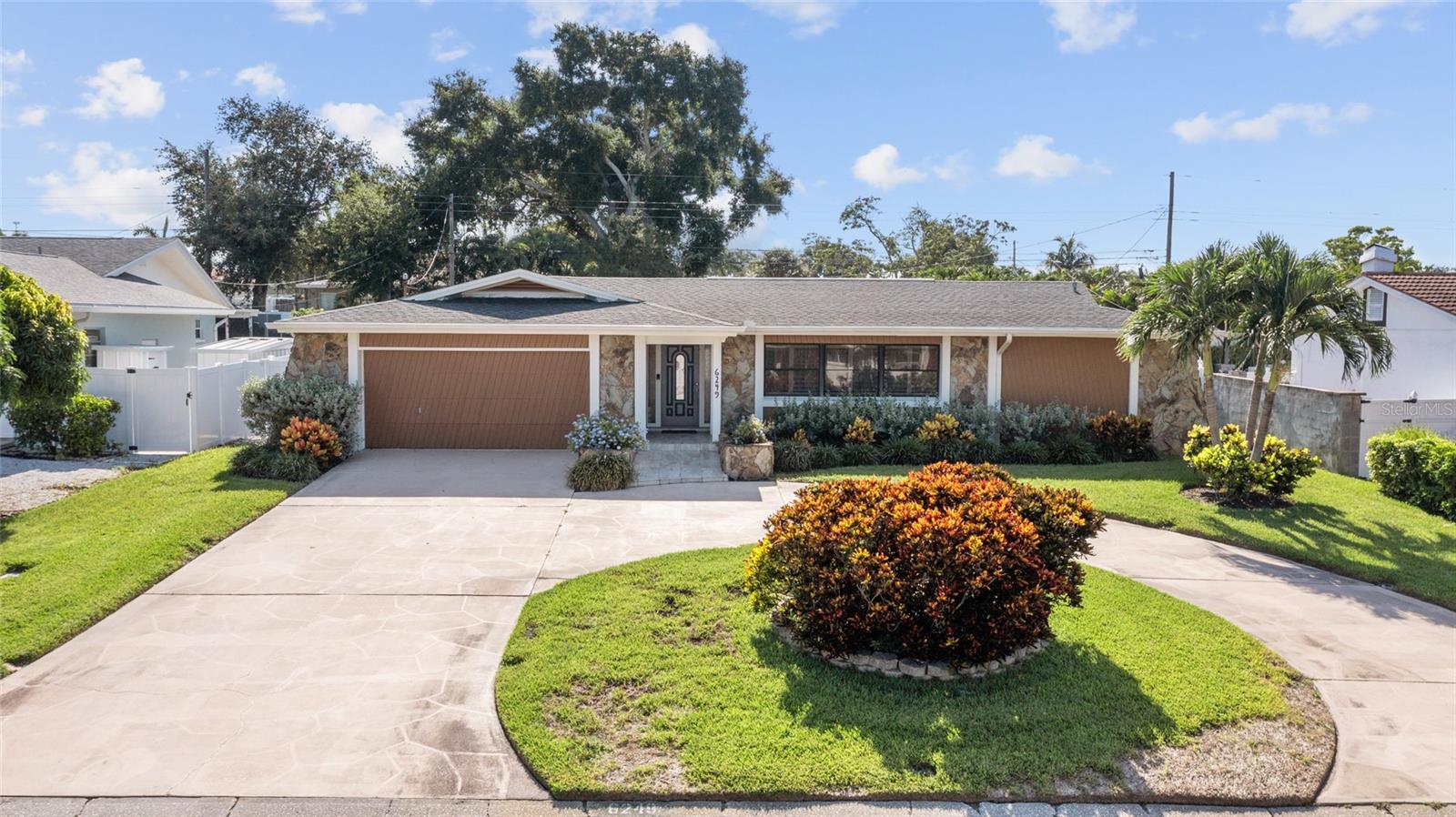 6249 Hillside Ave, Seminole, FL 33772