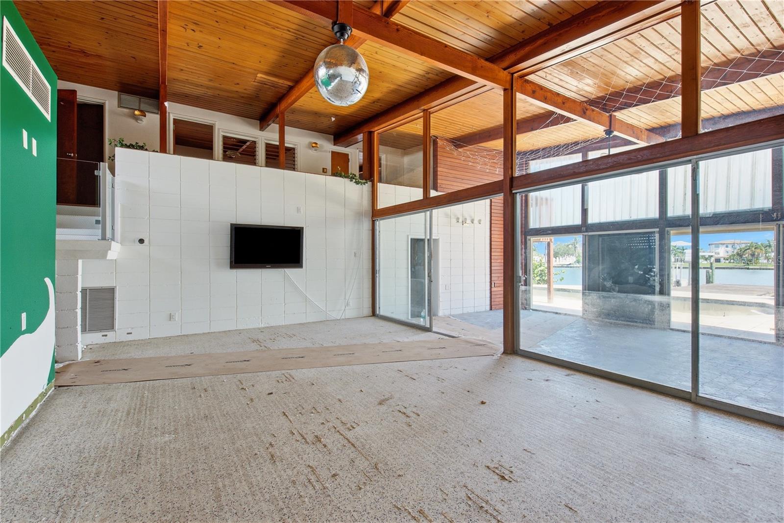 31 Dolphin Dr, Treasure Island, FL 33706 photo