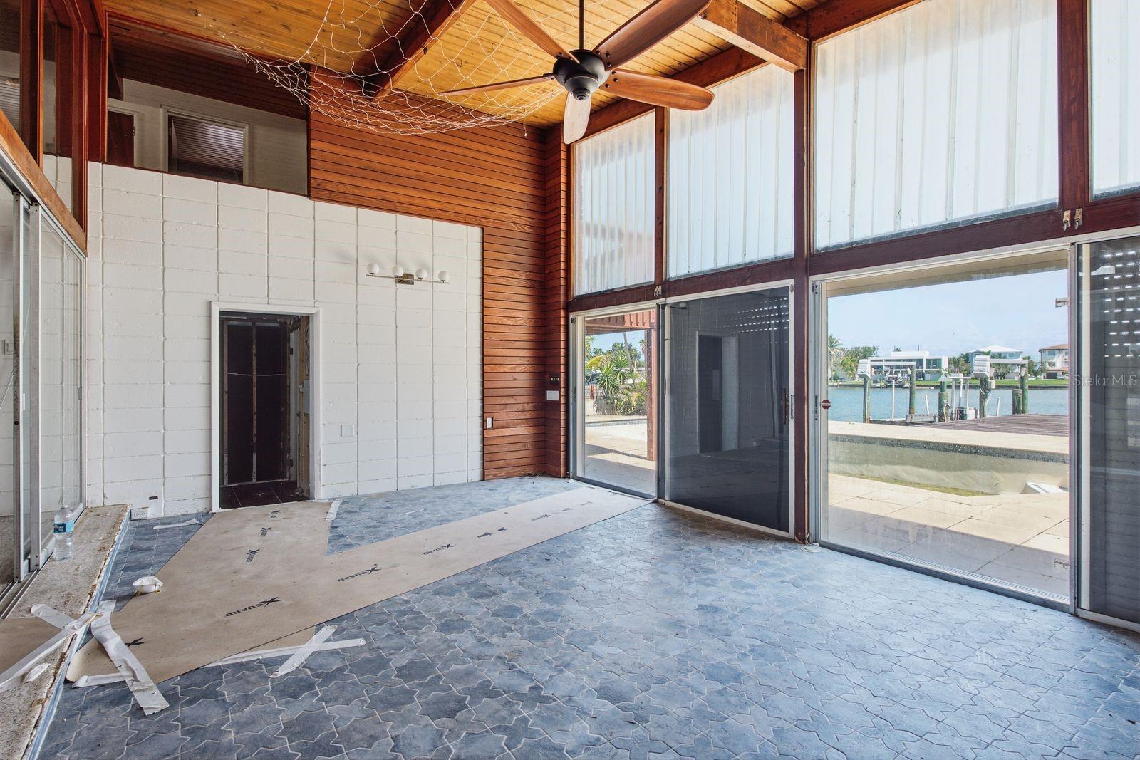 31 Dolphin Dr, Treasure Island, FL 33706 photo